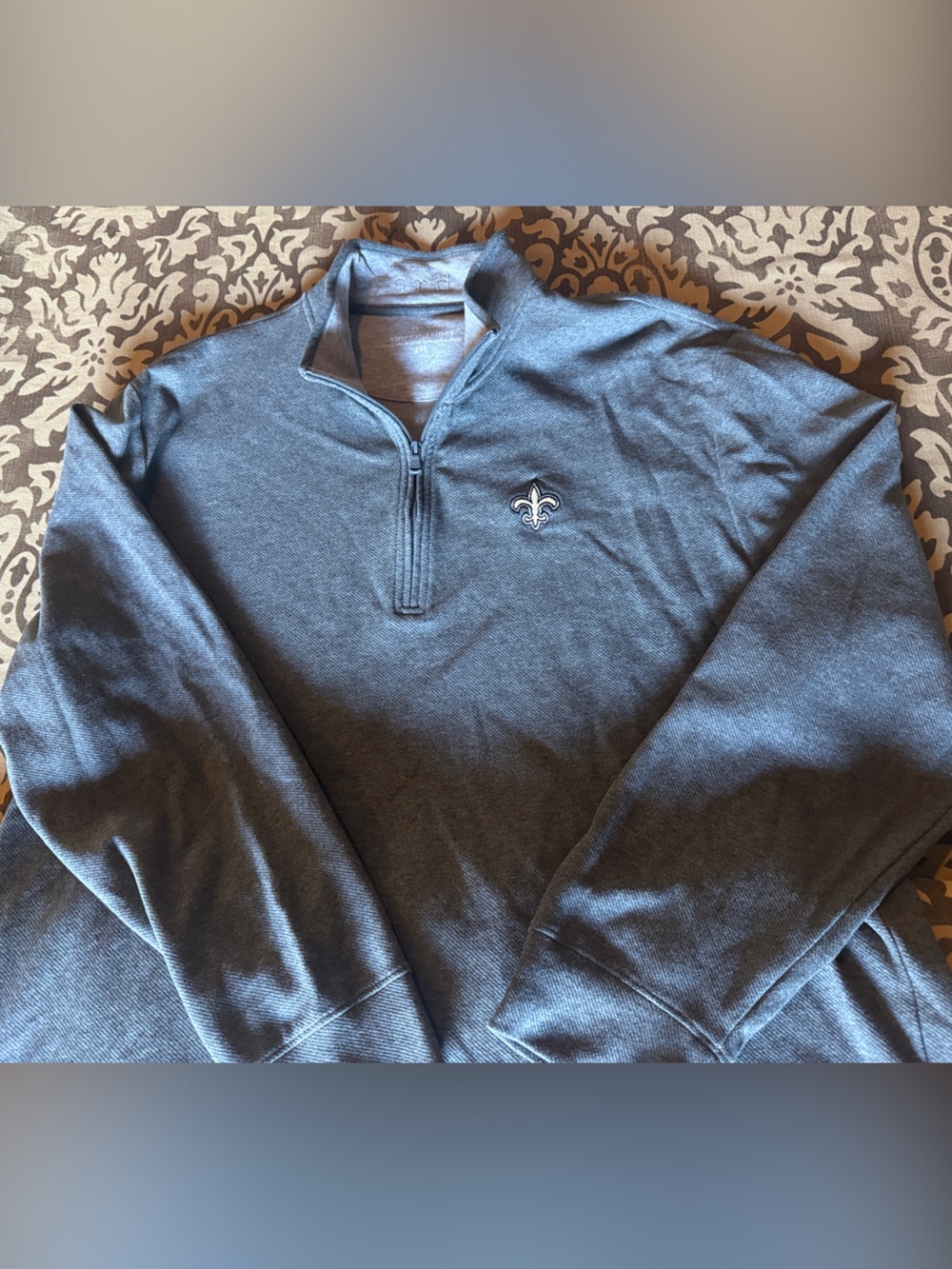 Vineyard Vine Saints New Olreans Men's Half-Zip Quilted Pullover Sweater - grey
